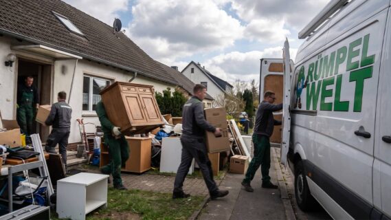 Haus entrümpeln vor Verkauf – lohnt sich das?