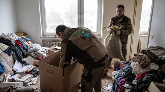 Messie-Wohnung räumen – professionell oder selbst?